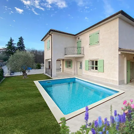 Luca With Pool And Jacuzzi Vrh (Krk)