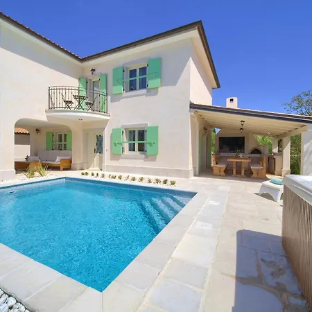 בית נופש Luca With Pool And Jacuzzi