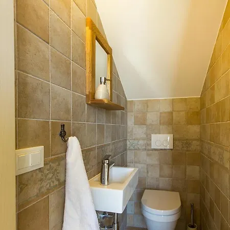 Luca With Pool And Jacuzzi Prázdninový dům Vrh (Krk)