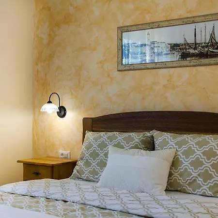 Prázdninový dům Luca With Pool And Jacuzzi Vrh (Krk)