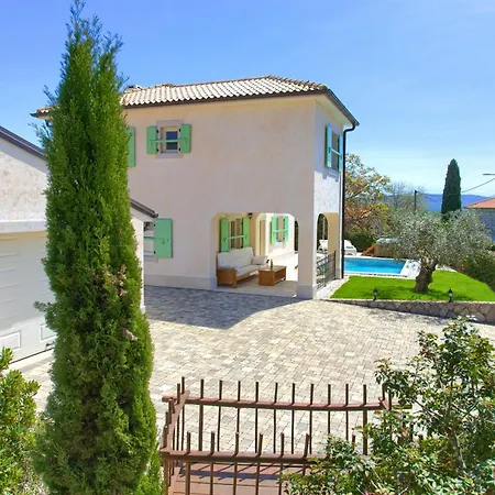 בית נופש Luca With Pool And Jacuzzi Vrh (Krk)