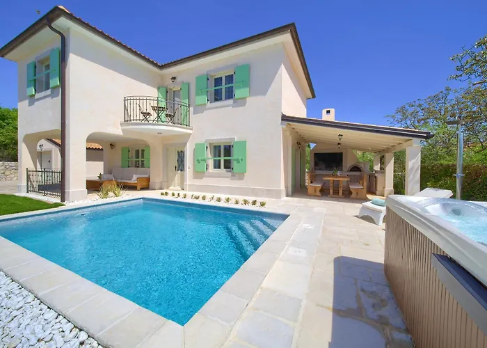 Σπίτι διακοπών Luca With Pool And Jacuzzi