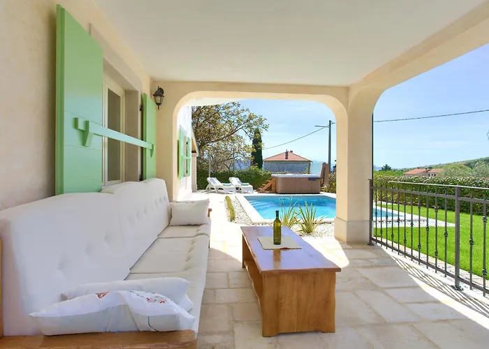 Luca With Pool And Jacuzzi Σπίτι διακοπών Vrh (Krk)
