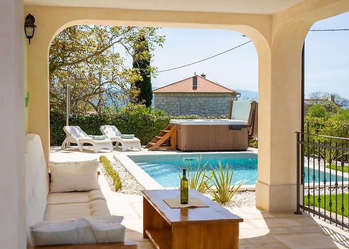 Σπίτι διακοπών Luca With Pool And Jacuzzi Vrh (Krk)