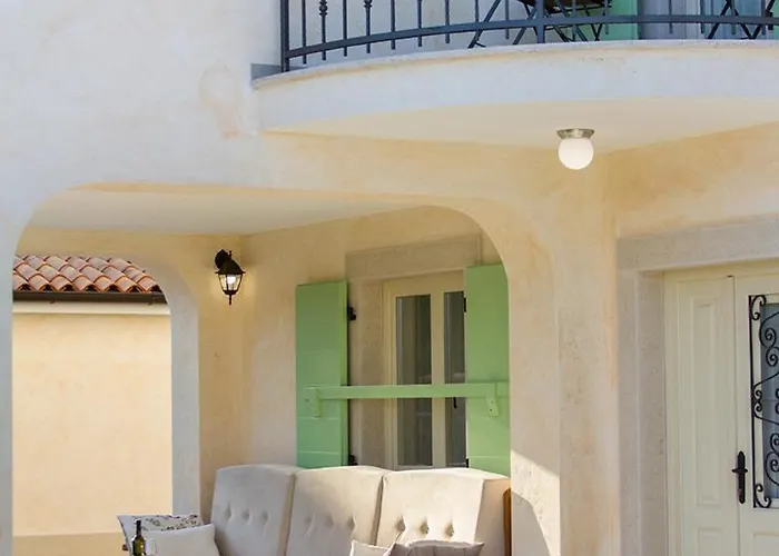 Luca With Pool And Jacuzzi Σπίτι διακοπών *