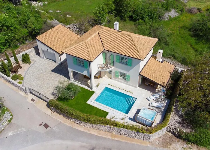 Luca With Pool And Jacuzzi Σπίτι διακοπών